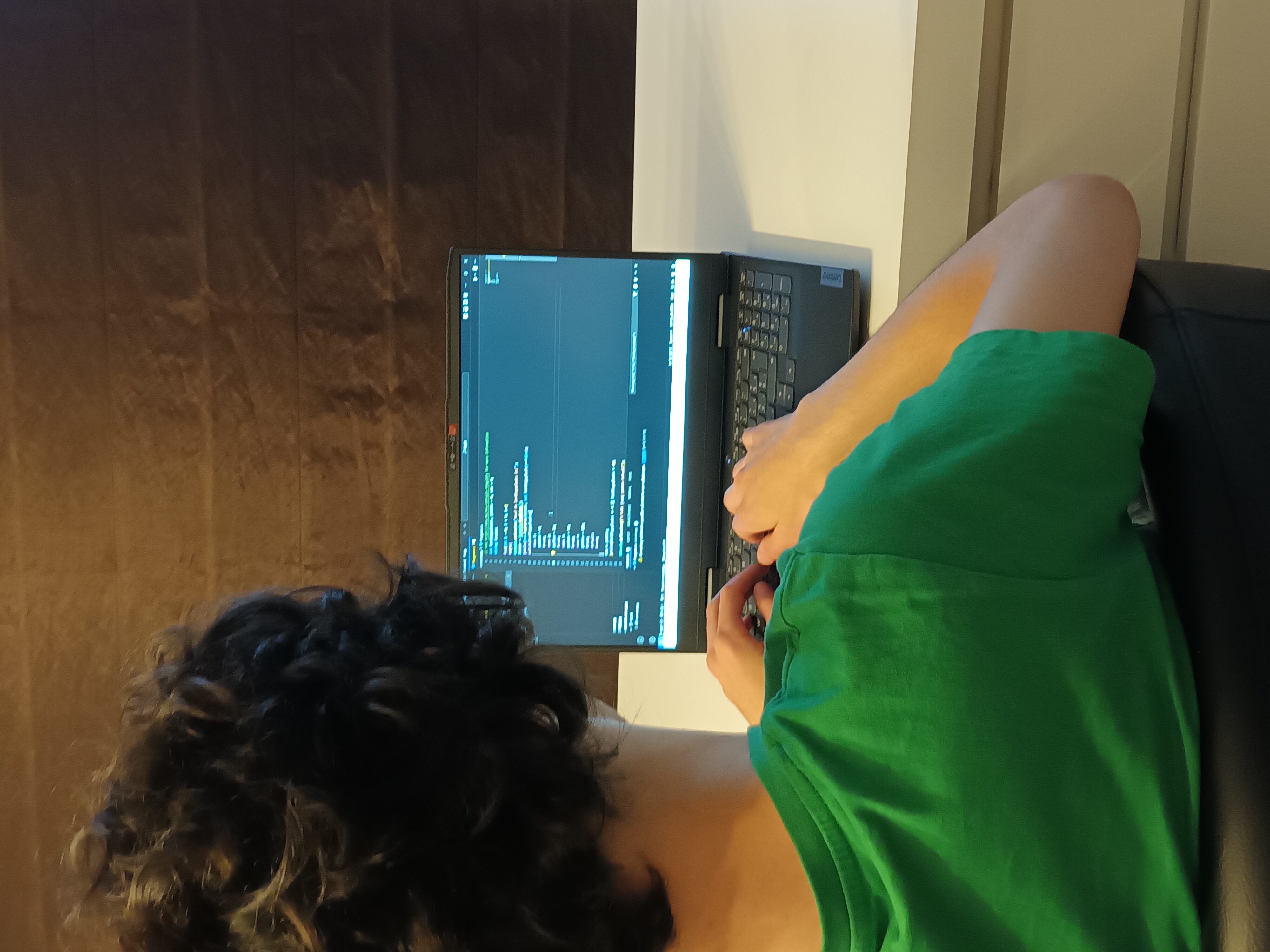 Foto van mezelf aan het programmeren